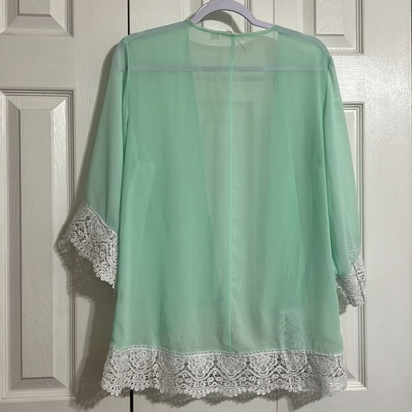 Liberty Love Sheer Mint Green and White Lace Detail Kimono Size Large - Picture 5 of 5